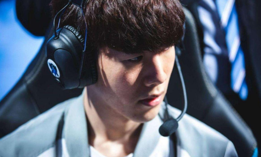 她一个调整 她一个调整